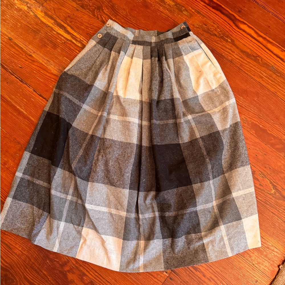 Boston Traveler Size 4 Gray Wool Pleated Midi Skirt Fully Lined